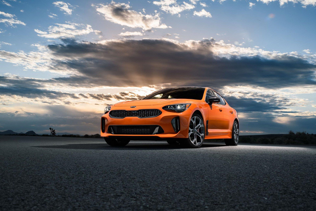 Quái thú Kia Stinger GTS 2019 ra mắt, tập trung vào khả năng drift