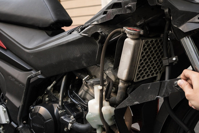 Bước vào mùa nóng, chạy xe máy cần lưu ý những gì?