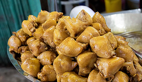 Phụ phẩm gà giá rẻ đổ vào Việt Nam