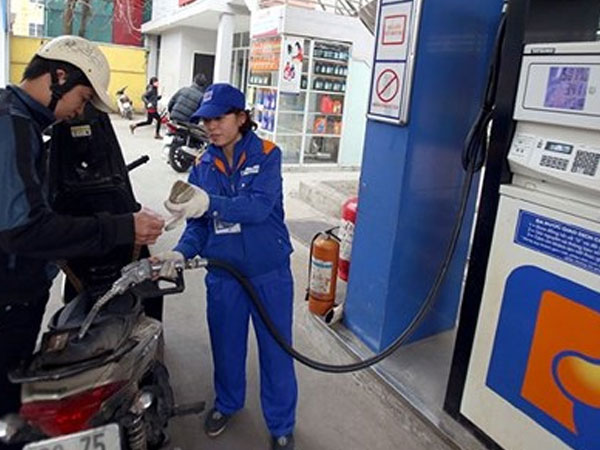 Quỹ bình ổn giá xăng dầu tại Petrolimex âm 240 tỷ đồng