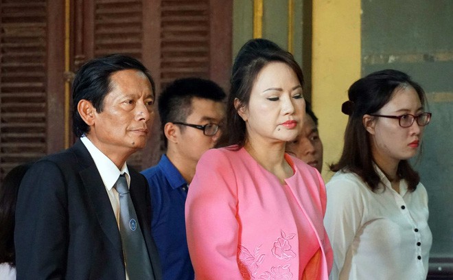 Vụ bốc hơi 245 tỷ đồng: Eximbank lại mất hơn 115 tỷ đồng trả lãi cho đại gia Chu Thị Bình