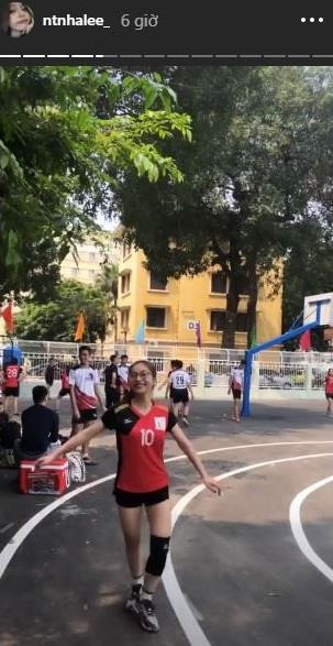 Ngọt ngào như Quang Hải: Đến tận sân cổ vũ bạn gái thi đấu bóng chuyền