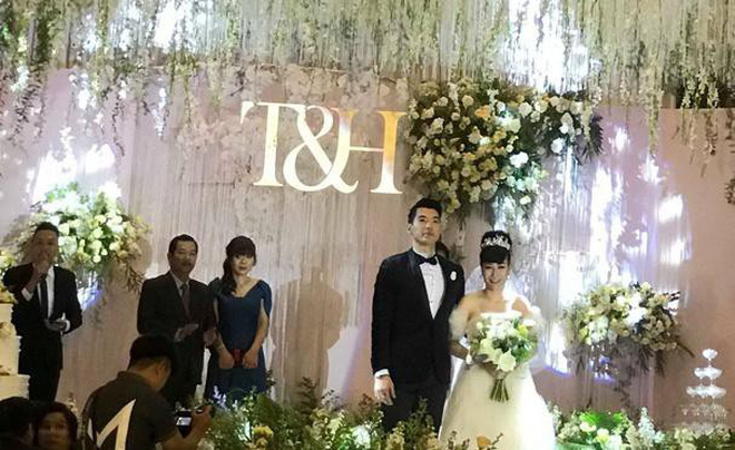 Trương Nam Thành tiết lộ bà xã doanh nhân đang mang thai con đầu lòng sau 5 tháng kết hôn? Trương Nam Thành tiết lộ bà xã doanh nhân đang mang thai con đầu lòng sau 5 tháng kết hôn?