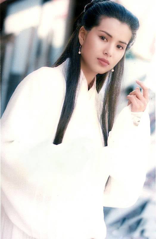 Tiểu Long Nữ đẹp nhất màn ảnh Lý Nhược Đồng khoe nhan sắc trẻ trung khó tin ở tuổi 45