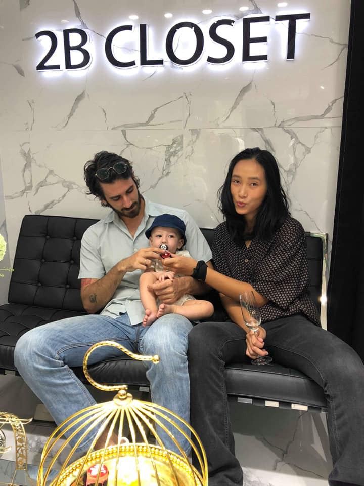 Trang Khiếu hiếm hoi khoe ảnh chồng Tây, lần đầu tiết lộ tên thật của con trai