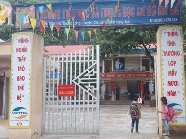 Thầy giáo vào nhà nghỉ cởi đồ để nữ đồng nghiệp ôm cho đỡ sốt, chồng cô giáo bức xúc: Ông ấy nói như trẻ con, không thể nghe được