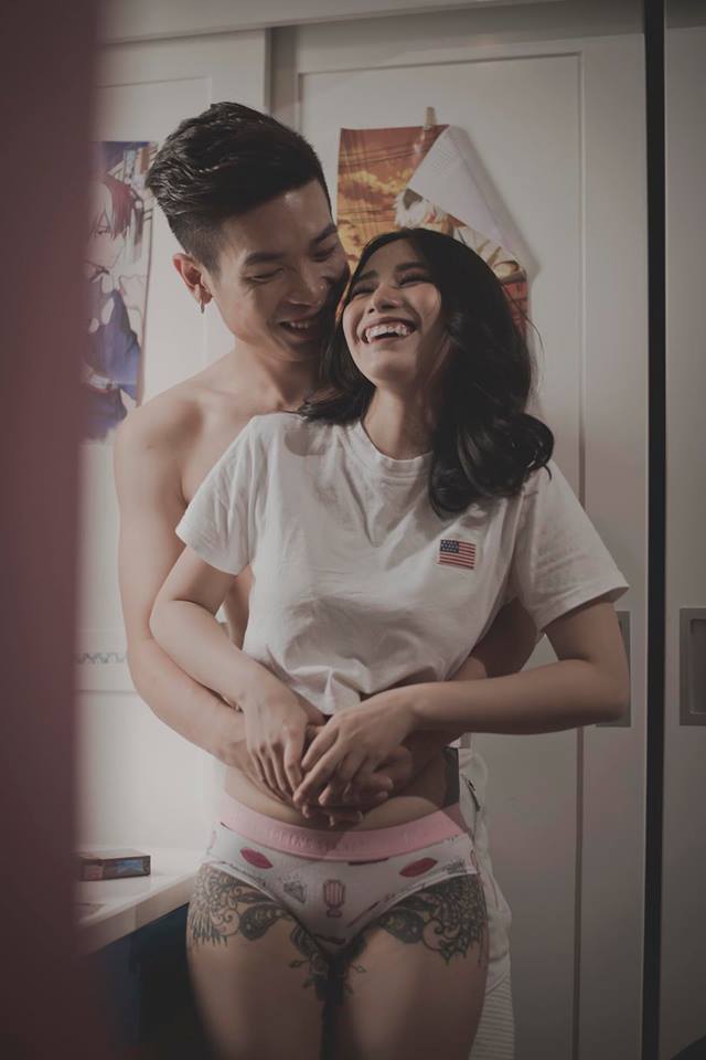 Linh Miu gây xôn xao với bộ ảnh 18+ đủ mọi tư thế cùng bạn trai