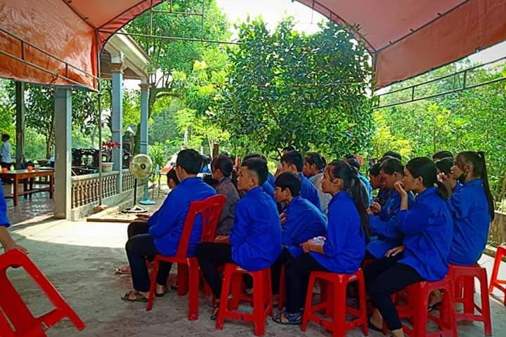 Trào nước mắt bài thơ cô giáo tiễn nam sinh mồ côi bị cậu chém thiệt mạng