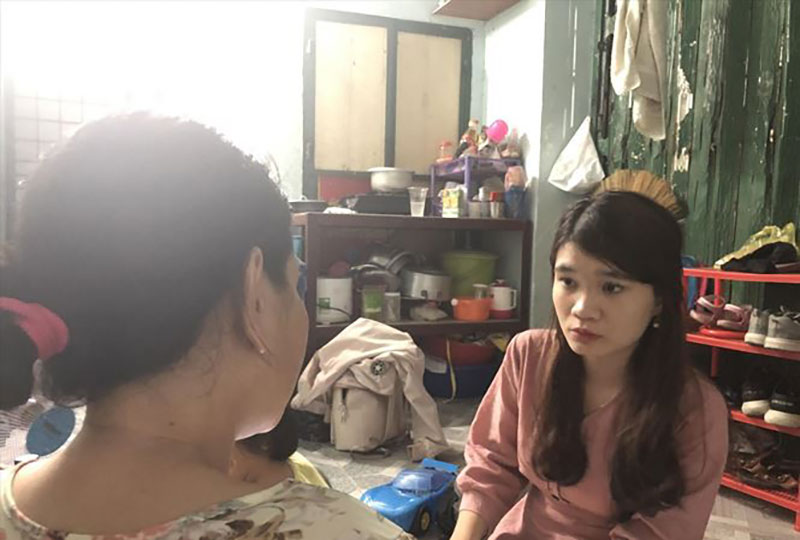 Gã hàng xóm dâm ô bé 5 tuổi, người mẹ nửa đêm đi tìm chứng cứ