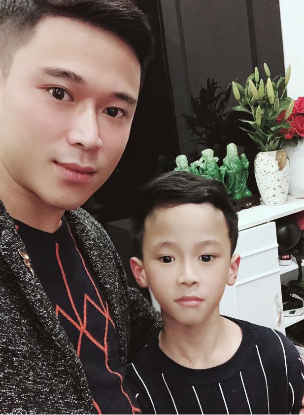 Chồng bị bệnh nằm nhà, vợ hot mom ủ mưu chụp ảnh dìm hàng nhưng cuối cùng bị dọa ngược lại suýt rụng tim