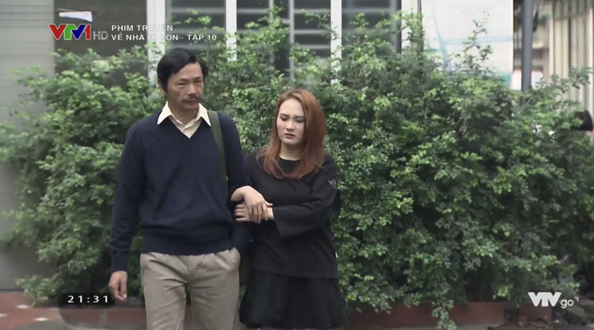 Né thính đỉnh như ông bố Về Nhà Đi Con: Bán ông bạn già cho cô hàng xóm!