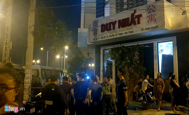 Cảnh sát bao vây khách sạn có hàng chục người nước ngoài nghi lừa đảo