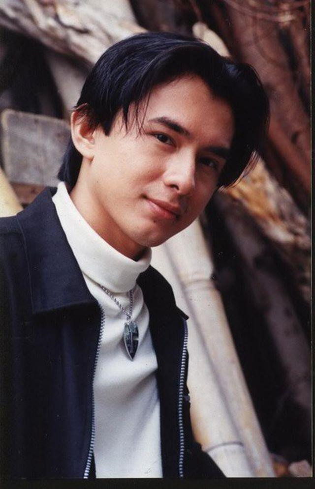 Đan Trường phản ứng khi bị chê vì mái tóc củ hành cuốn lô