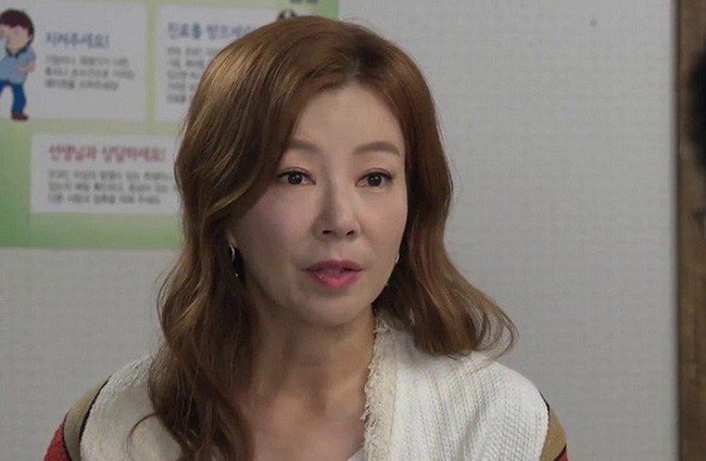 Mua được lạng tổ yến ăn dưỡng thai, mẹ chồng đem hết cho con gái, con dâu hỏi thì bà trả lời ráo hoảnh thế này