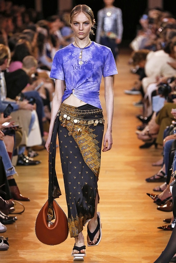 7 kiểu áo là mốt của hè năm nay