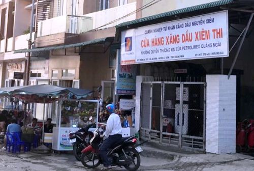Người dân đảo Lý Sơn xếp hàng mua xăng dầu dự trữ