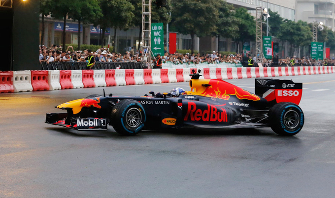 Những công nghệ khủng trên xe F1 chạy tại Hà Nội tối nay