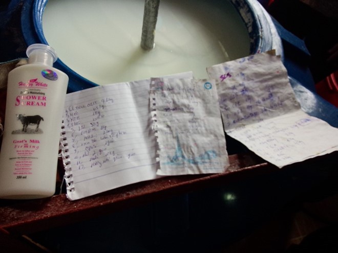 Vợ chồng ca sĩ Phú Lê bị điều tra vì quảng cáo thuốc không giấy phép với tác dụng... trên trời