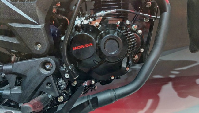 Honda X-Blade mới sắp ra mắt, quyết đấu Suzuki Gixxer 155