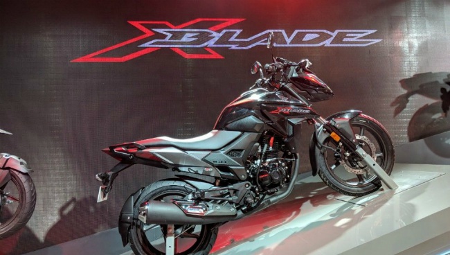 Honda X-Blade mới sắp ra mắt, quyết đấu Suzuki Gixxer 155