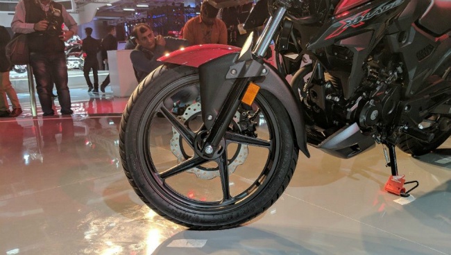 Honda X-Blade mới sắp ra mắt, quyết đấu Suzuki Gixxer 155