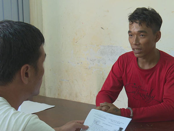 Mang hai lệnh truy nã, 9X vẫn lên mạng lừa cô gái hơn tuổi có thai