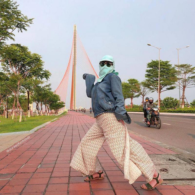 Hà Nội, Sài Gòn dắt tay nhau vào mùa nóng chảy mỡ, học ngay các chị ninja bí kíp tránh nắng bất ngờ