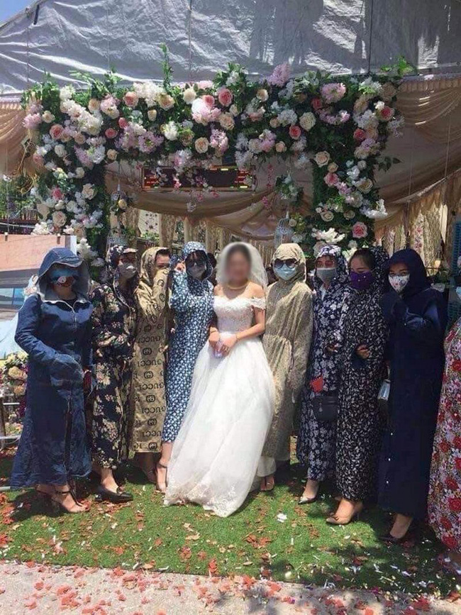 Hà Nội, Sài Gòn dắt tay nhau vào mùa nóng chảy mỡ, học ngay các chị ninja bí kíp tránh nắng bất ngờ