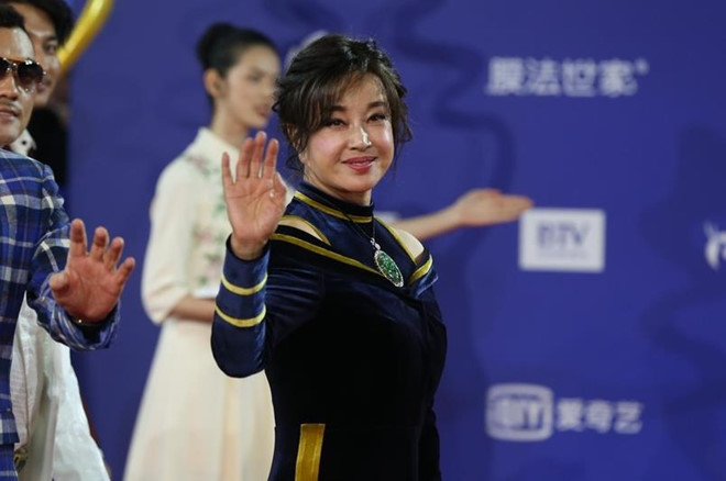 Dàn sao đổ bộ LHP Bắc Kinh, Quan Hiểu Đồng gây sốt vì xinh đẹp