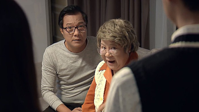 Khán giả tò mò cực độ về chiếc váy của Nàng dâu order Lan Phương: Hở hang thế nào mà bị bà nội nói thế này?