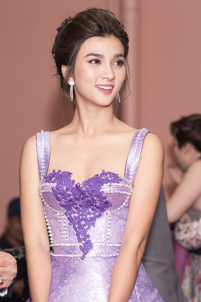 Vẻ gợi cảm của nữ diễn viên mất người yêu vì đóng quá nhiều cảnh 18+