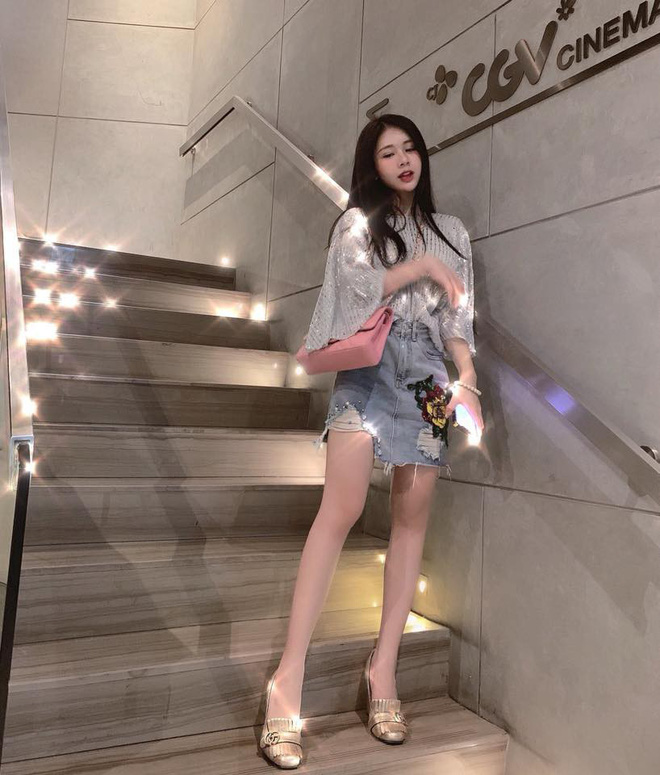 Rộ tin thiếu gia Phan Hoàng có tình mới sau 20 ngày chia tay, thả tim ảnh người đẹp đều như vắt chanh