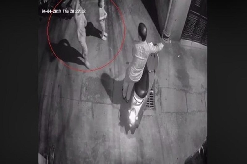 Khởi tố kẻ sờ soạng bé gái trong ngõ tối