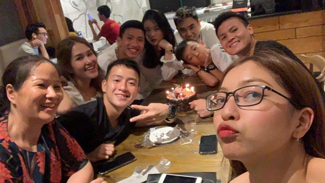 Đoàn Văn Hậu bị ké fame trắng trợn ngay trong ngày sinh nhật vì loạt nhân vật lầy lội này Đoàn Văn Hậu bị ké fame trắng trợn ngay trong ngày sinh nhật vì loạt nhân vật lầy lội này
