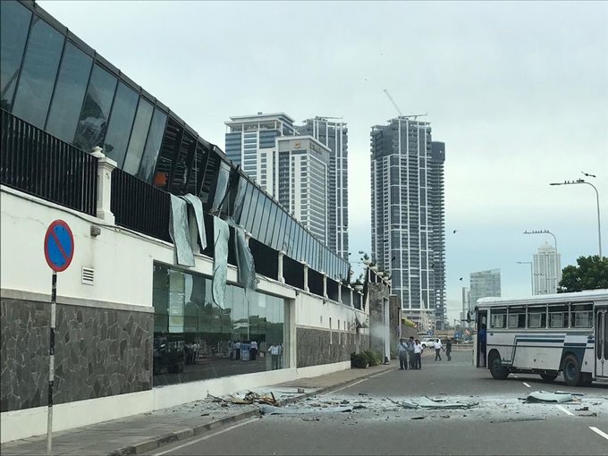 Hiện trường vụ nổ ba nhà thờ và ba khách sạn Sri Lanka