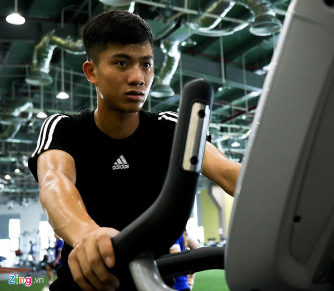 Phan Văn Đức khoe được bố Park đến thăm, đồng đội thi nhau ghen tị Phan Văn Đức khoe được bố Park đến thăm, đồng đội thi nhau ghen tị