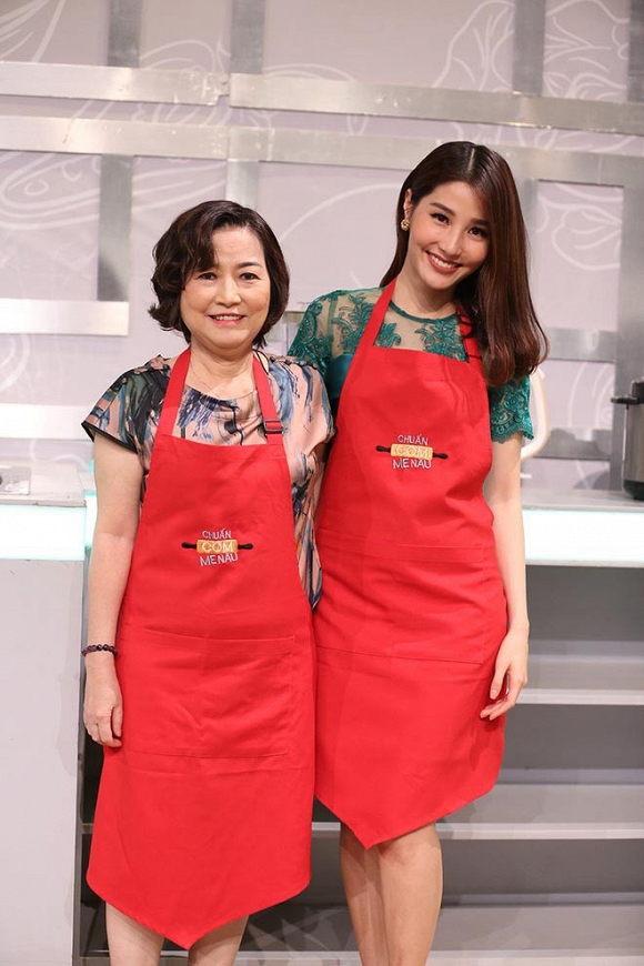 Sao Việt chia buồn khi mẹ của diễn viên Diễm My 9x qua đời ở tuổi 58