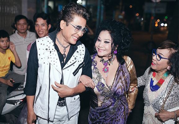 MC Thanh Bạch và bà chủ Thuý Nga sau 9 lần làm đám cưới giờ thế nào?