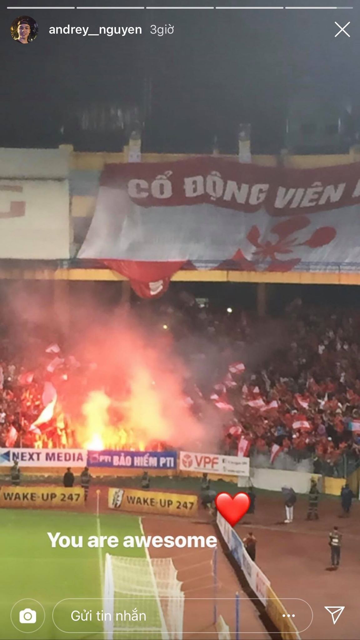 Cầu thủ Việt kiều khen ngợi việc đốt pháo sáng của CĐV Hải Phòng