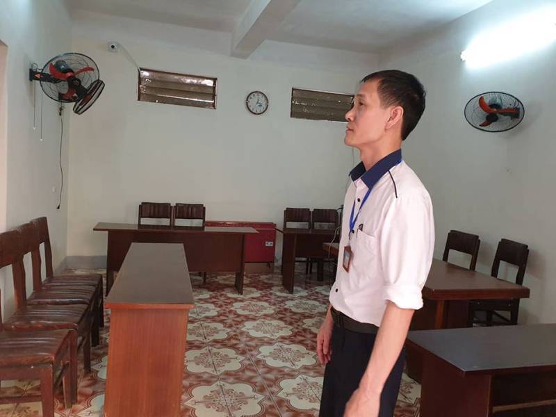 Dân chui qua lỗ làm việc, Nam Định thu nhỏ ô kính