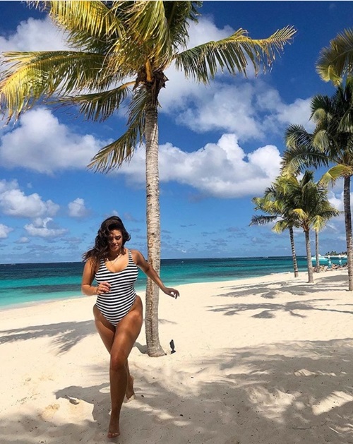 4 kiểu đồ bơi hot hè 2019 dáng vóc nào cũng mặc được 4 kiểu đồ bơi hot hè 2019 dáng vóc nào cũng mặc được