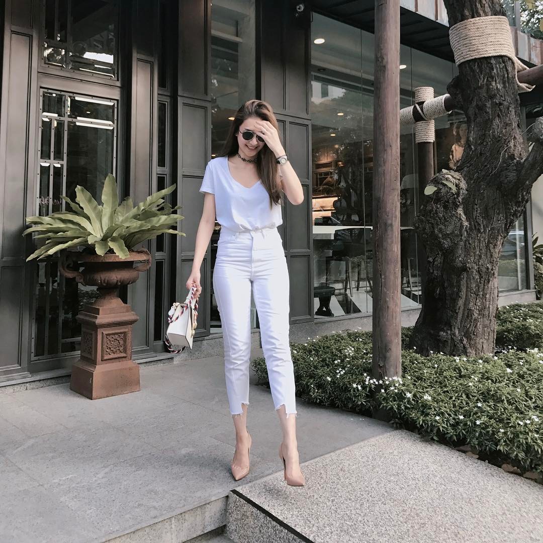 Nàng công sở nào cũng cần một đôi giày nude bởi khả năng hack dáng tuyệt đỉnh: Chân vừa dài, dáng lại thon hơn đáng kể Nàng công sở nào cũng cần một đôi giày nude bởi khả năng hack dáng tuyệt đỉnh: Chân vừa dài, dáng lại thon hơn đáng kể