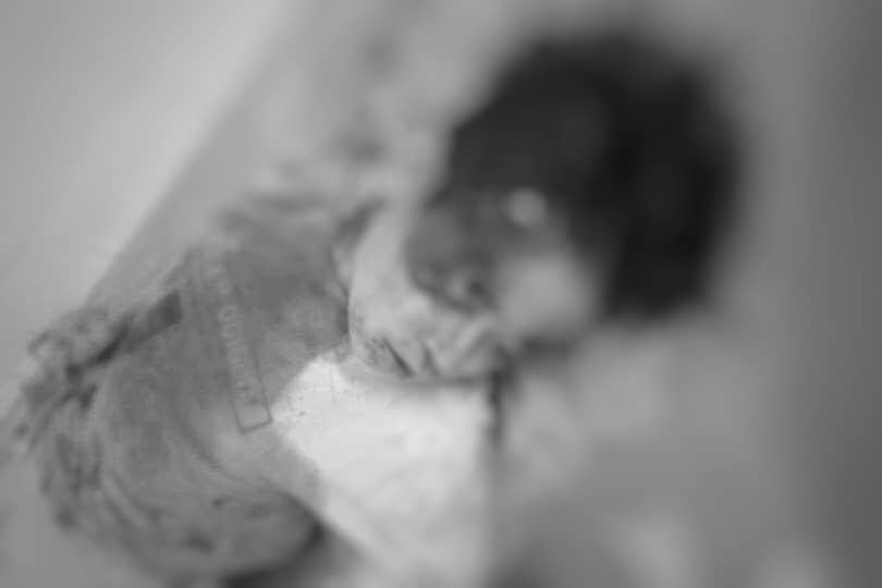 Hà Nội: Tông 2 chị em nguy kịch, tài xế lái xe bỏ chạy rơi cả biển số