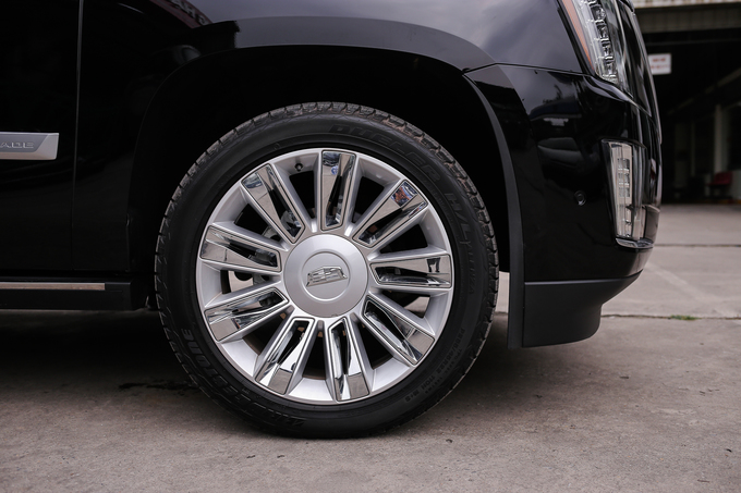 Khủng long Cadillac Escalade ESV 2019 giá hơn 10 tỷ tại Việt Nam