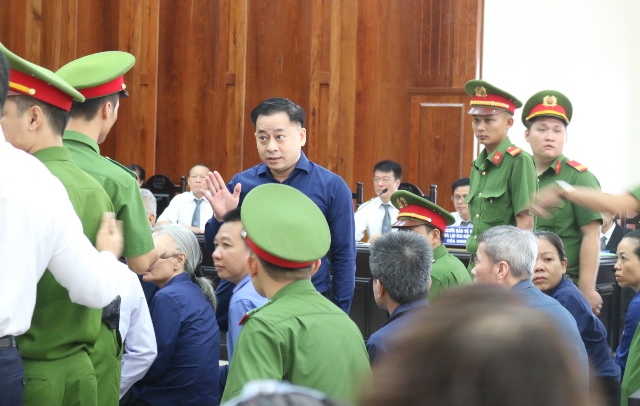 Bất ngờ hoãn phiên tòa xét xử phúc thẩm Vũ nhôm