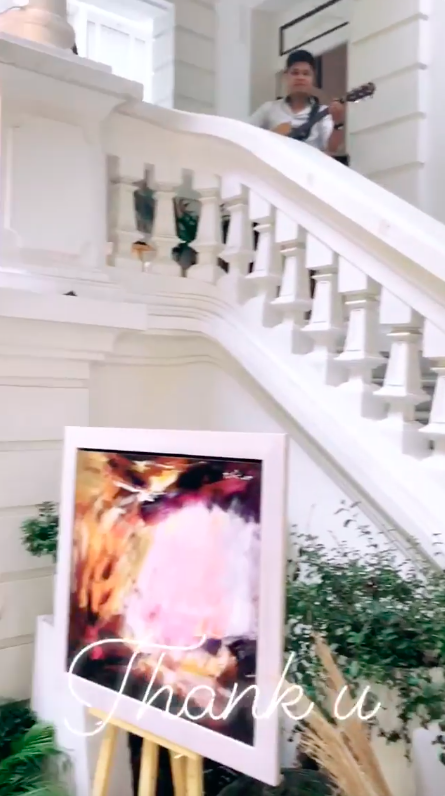 Á hậu Thanh Tú vô tư để lộ bụng bầu trong bữa tiệc sinh nhật hoành tráng bên chồng đại gia Á hậu Thanh Tú vô tư để lộ bụng bầu trong bữa tiệc sinh nhật hoành tráng bên chồng đại gia