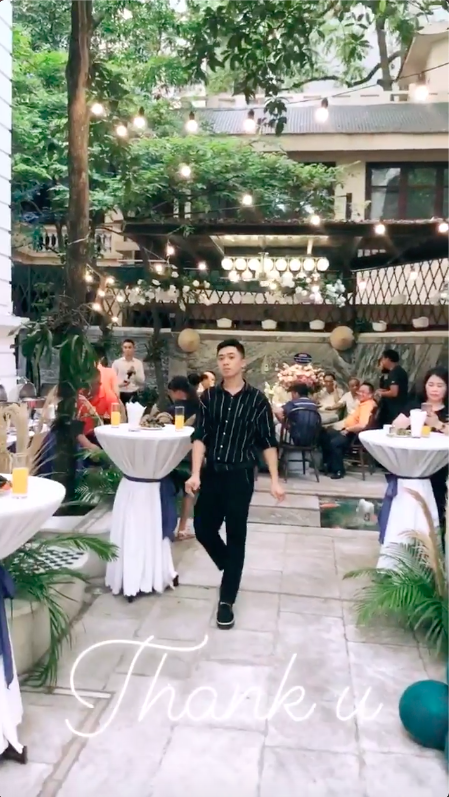 Á hậu Thanh Tú vô tư để lộ bụng bầu trong bữa tiệc sinh nhật hoành tráng bên chồng đại gia