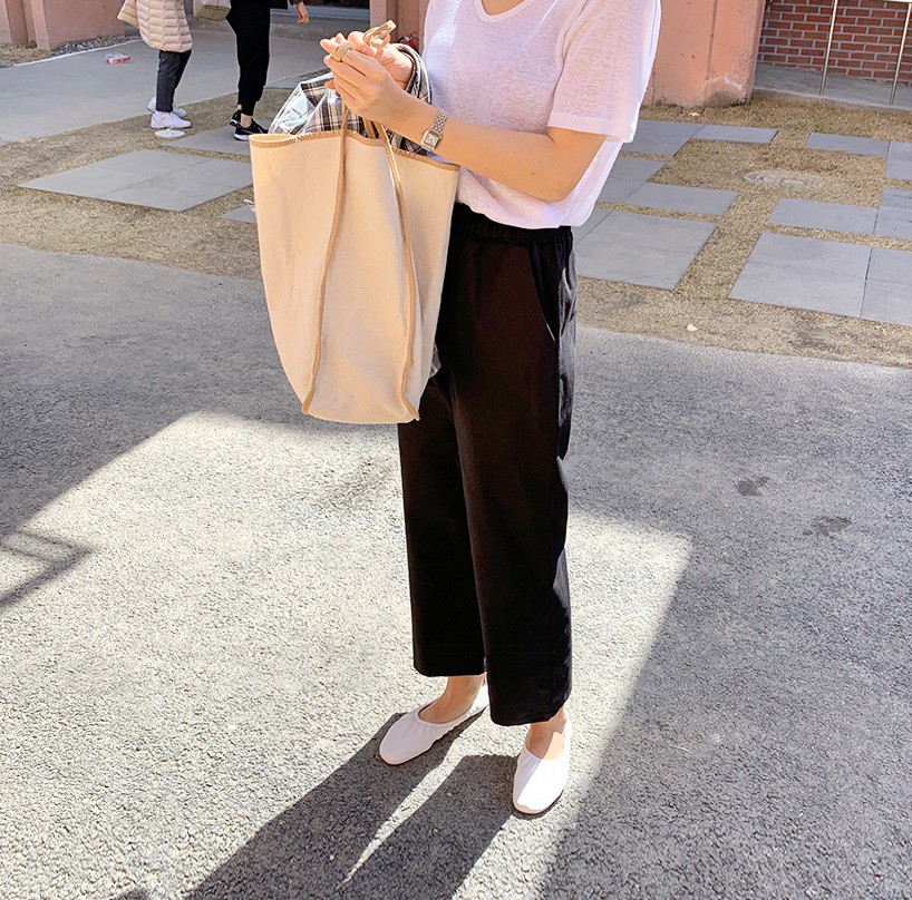 Nàng công sở sẽ trải qua ngày nắng nóng thật xinh đẹp, phong cách và thoải mái tuyệt đối với 4 công thức sau