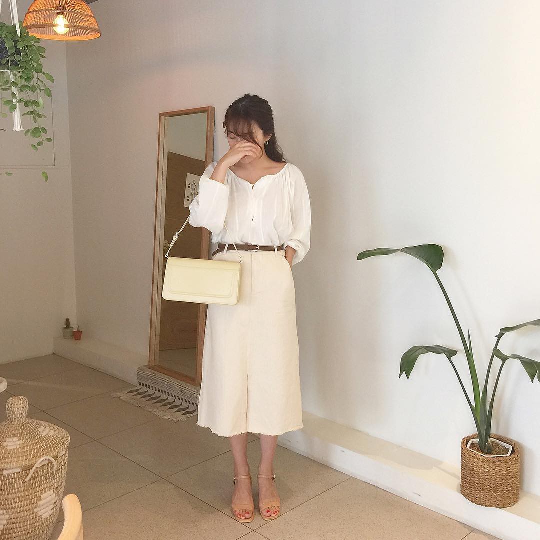 Nàng công sở sẽ trải qua ngày nắng nóng thật xinh đẹp, phong cách và thoải mái tuyệt đối với 4 công thức sau