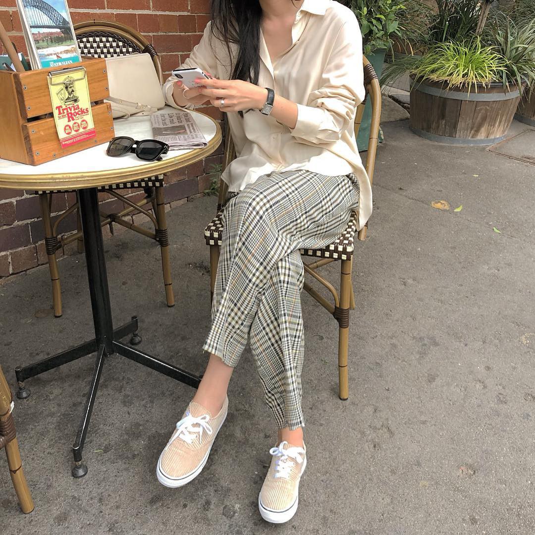 Nàng công sở sẽ trải qua ngày nắng nóng thật xinh đẹp, phong cách và thoải mái tuyệt đối với 4 công thức sau